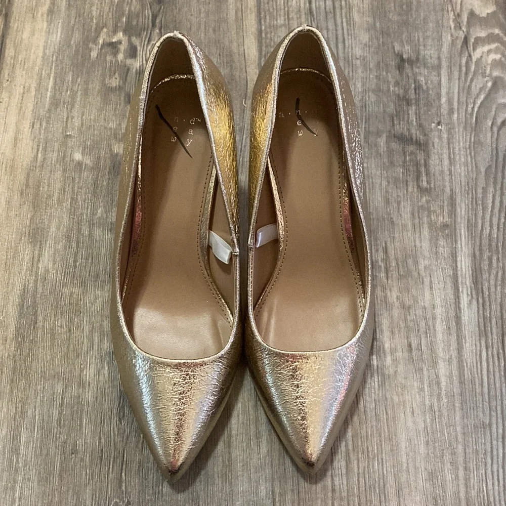 A New Day Gold Metallic Heels - Picture 3 of 7